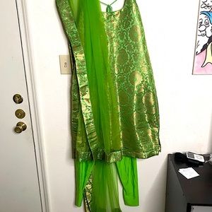 Outfit Set: Indian Fashion
